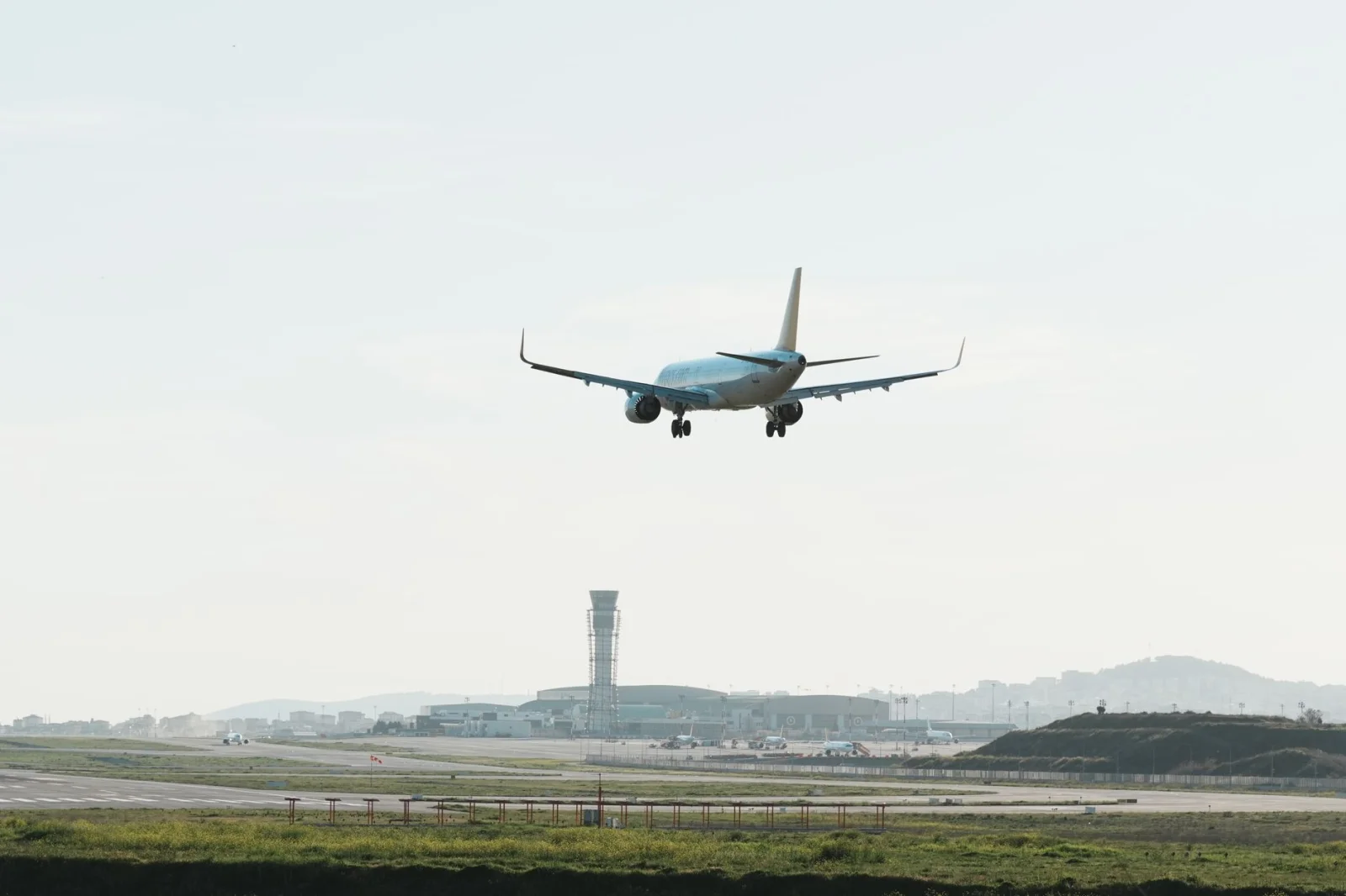 Flight Instructor Falls; Student Lands Plane Alone!