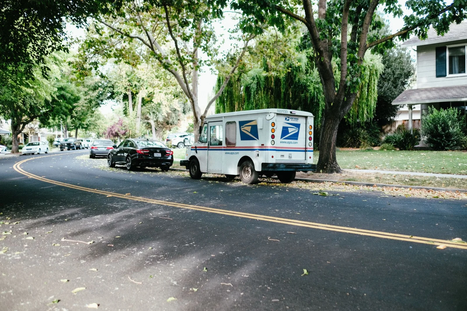 Postal Authorities Under the Microscope: Is Monitoring Mail Delivery Possible?