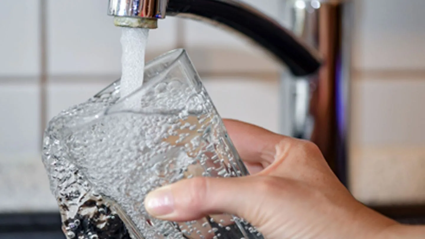 Drinking Water in Zhdnik: Serious Warning About a Dangerous Substance!