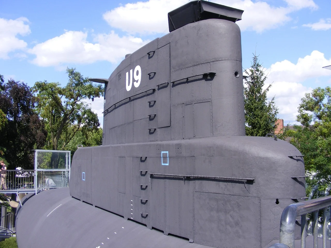 New Submarine Contract Shapes New Economic Prospects