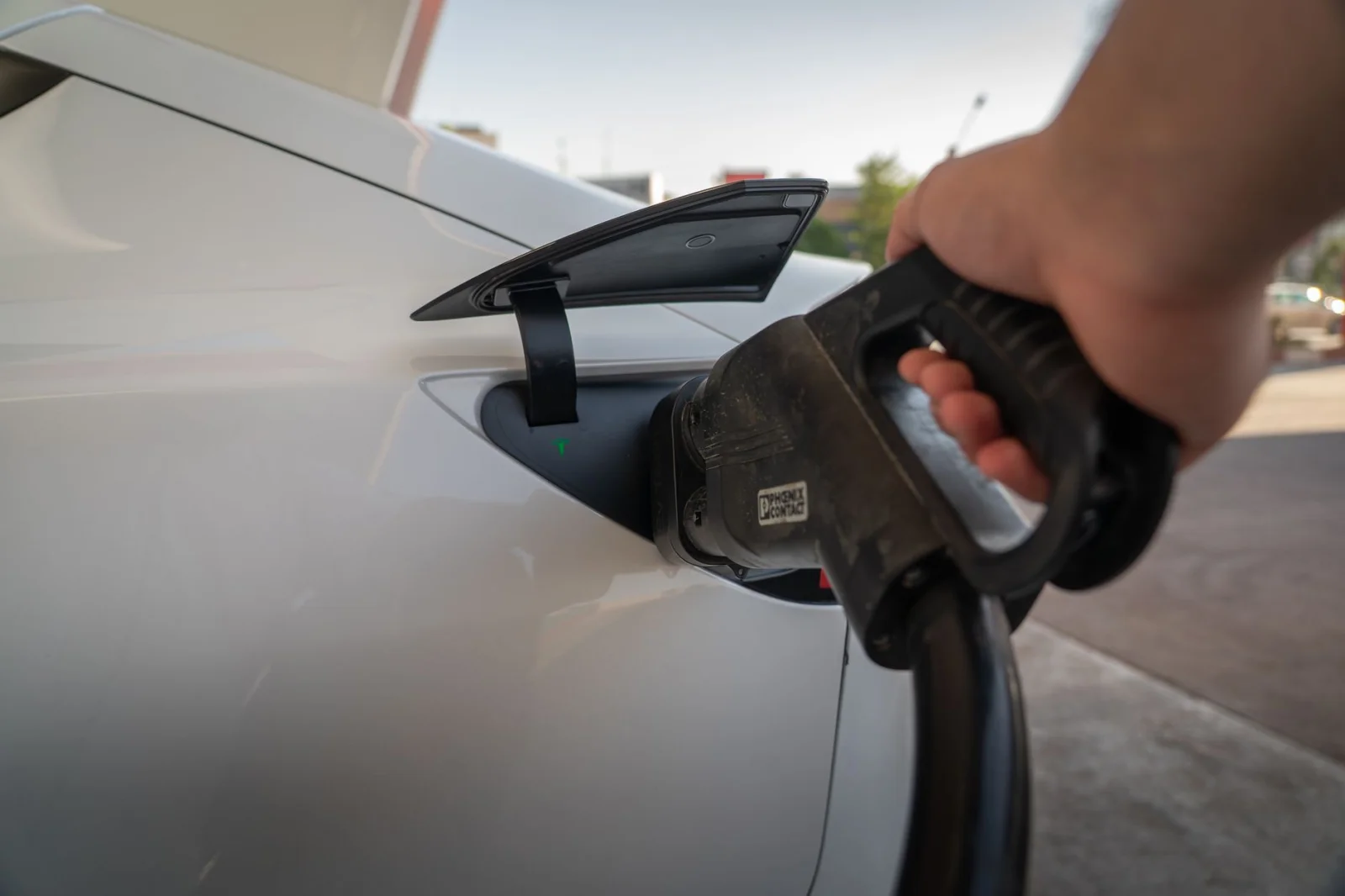 Buying a Used Electric Car: 7 Deadly Mistakes That Can Bankrupt You