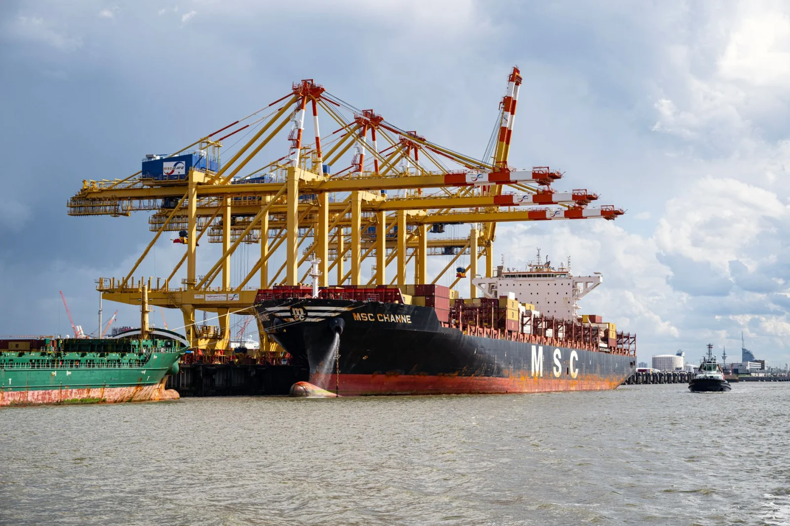 Disaster at the Port: Ferry Service in Bremen Suspended Due to Infrastructure Damage
