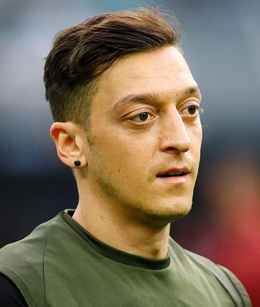 Mesut Özil's Former Love Life; From Mandy Capristo to Amine Gülşe