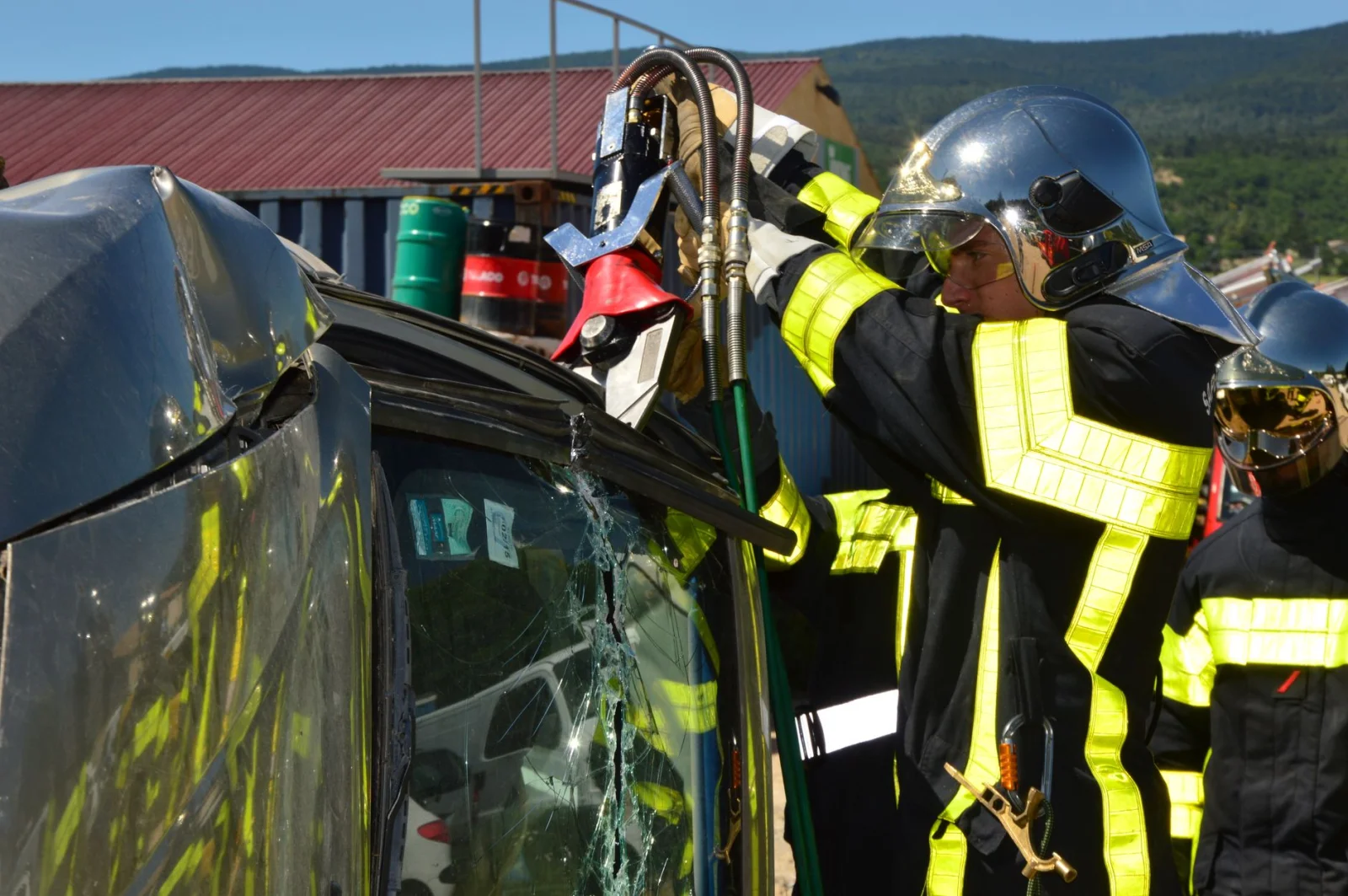 Miraculous Rescue on the Road: Woman Saves Driver from Disaster
