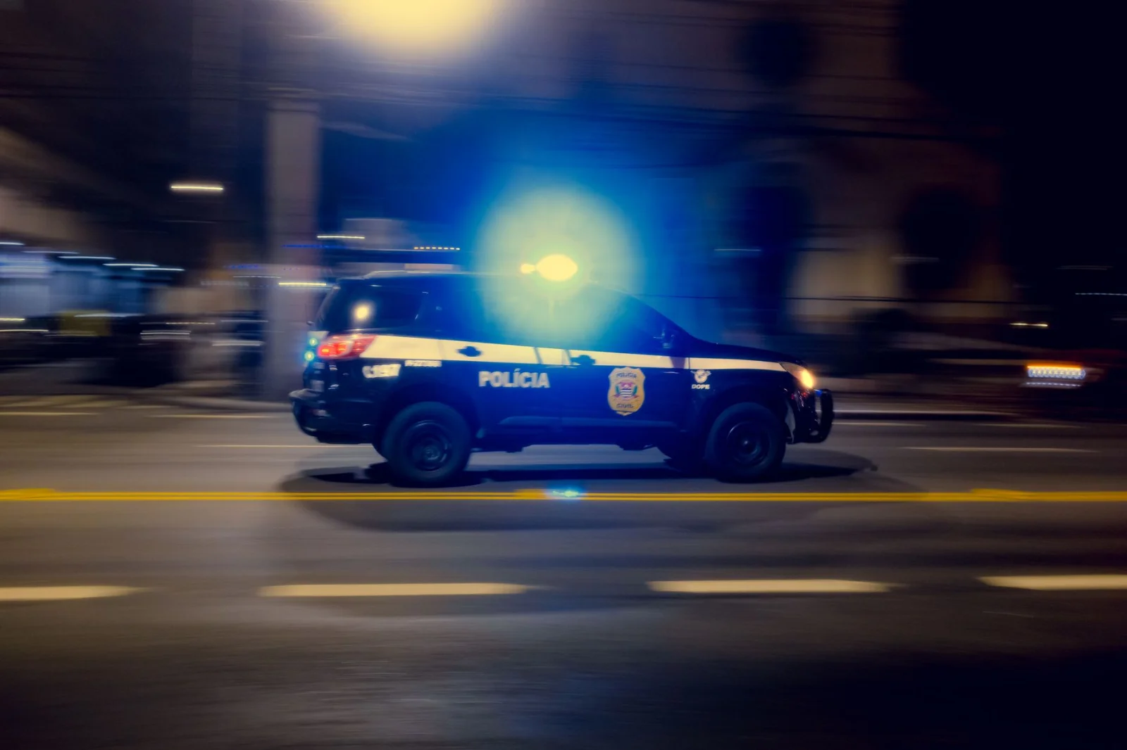 Controversial Escape at 200 km/h Through the Fields