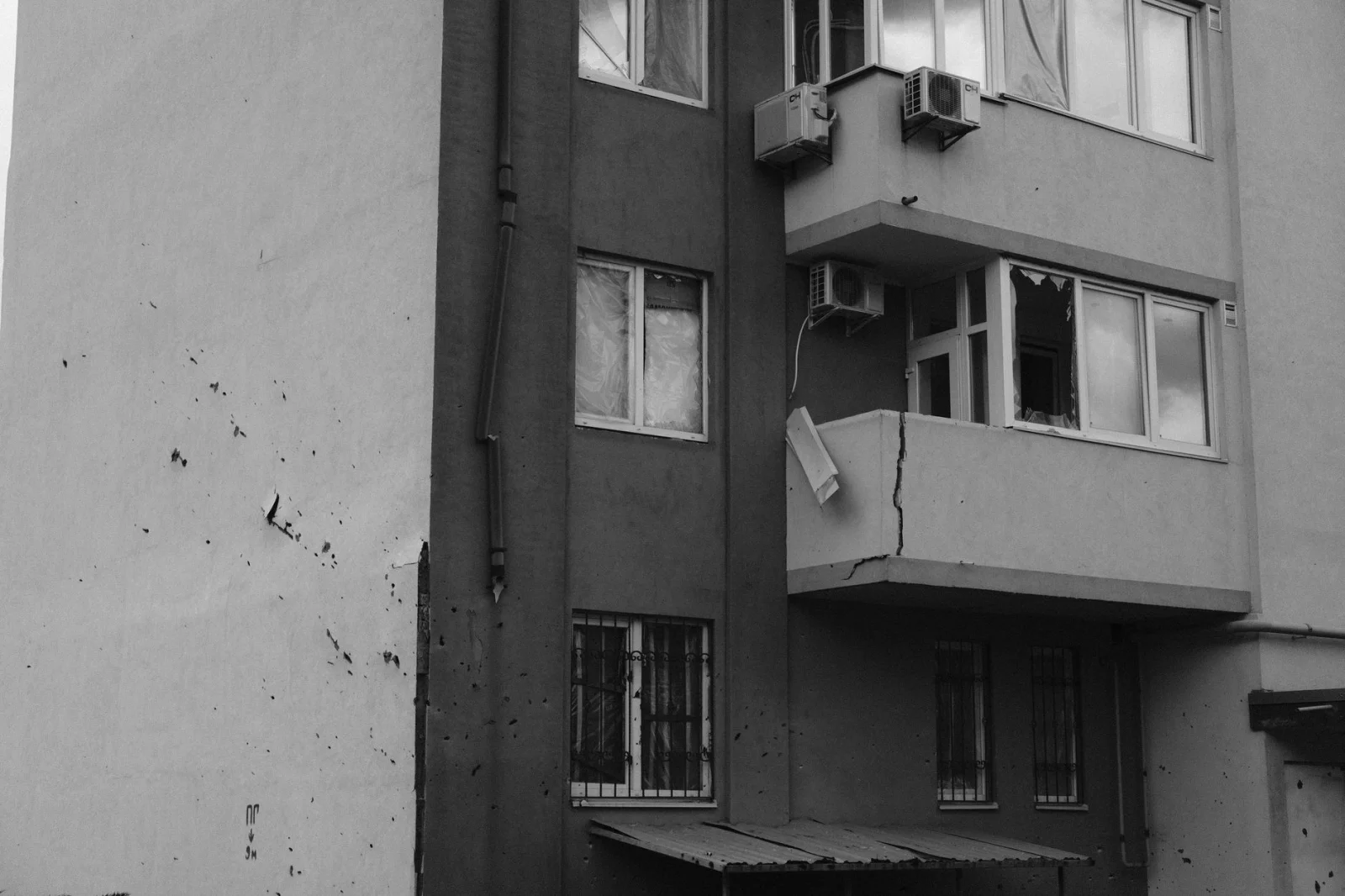 Military Experts Warn: Russia's Wave of Destruction in Kyiv