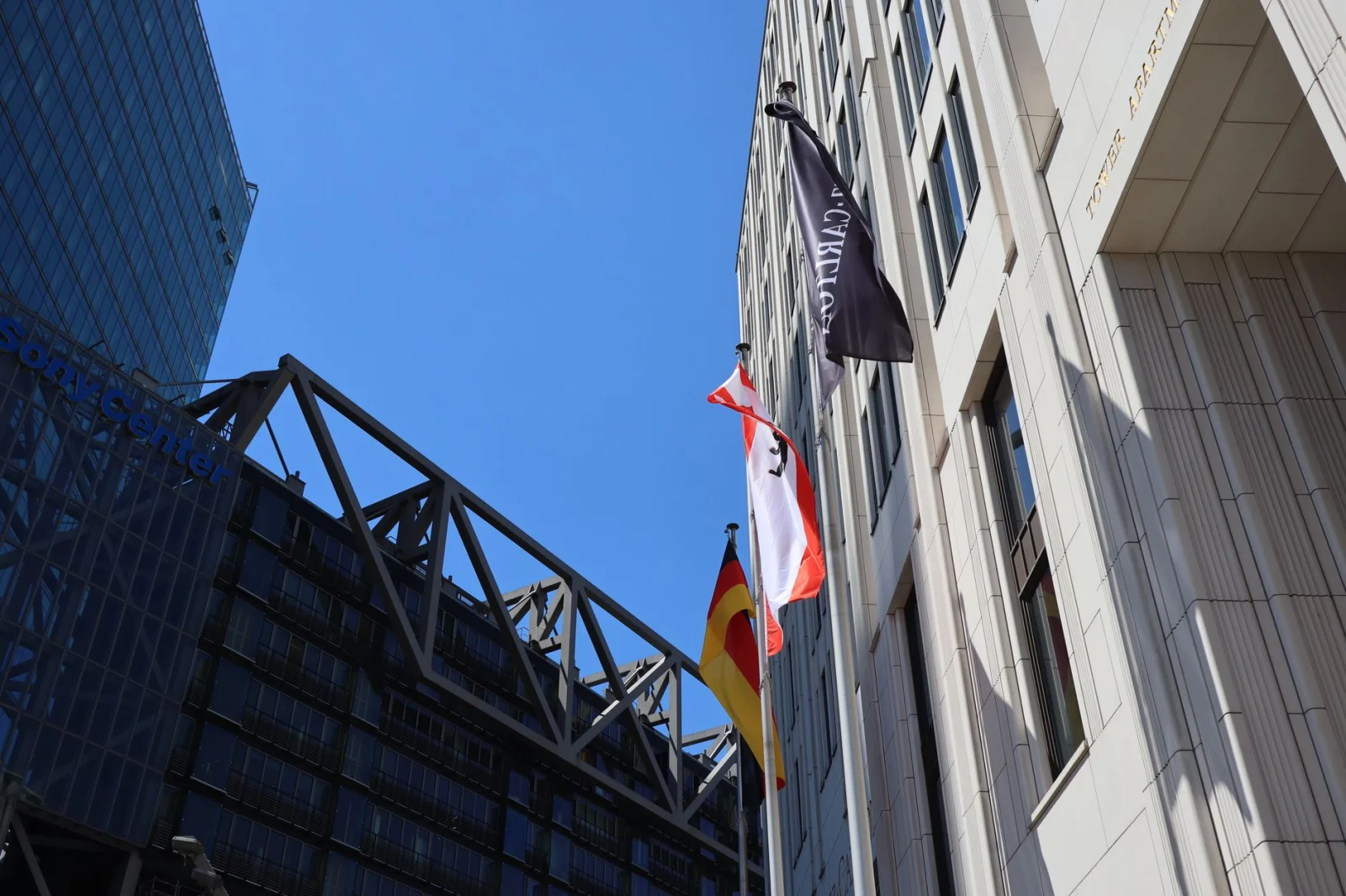 Colorful Flags at the 250th Anniversary of America: A Controversial Event in the Heart of Berlin