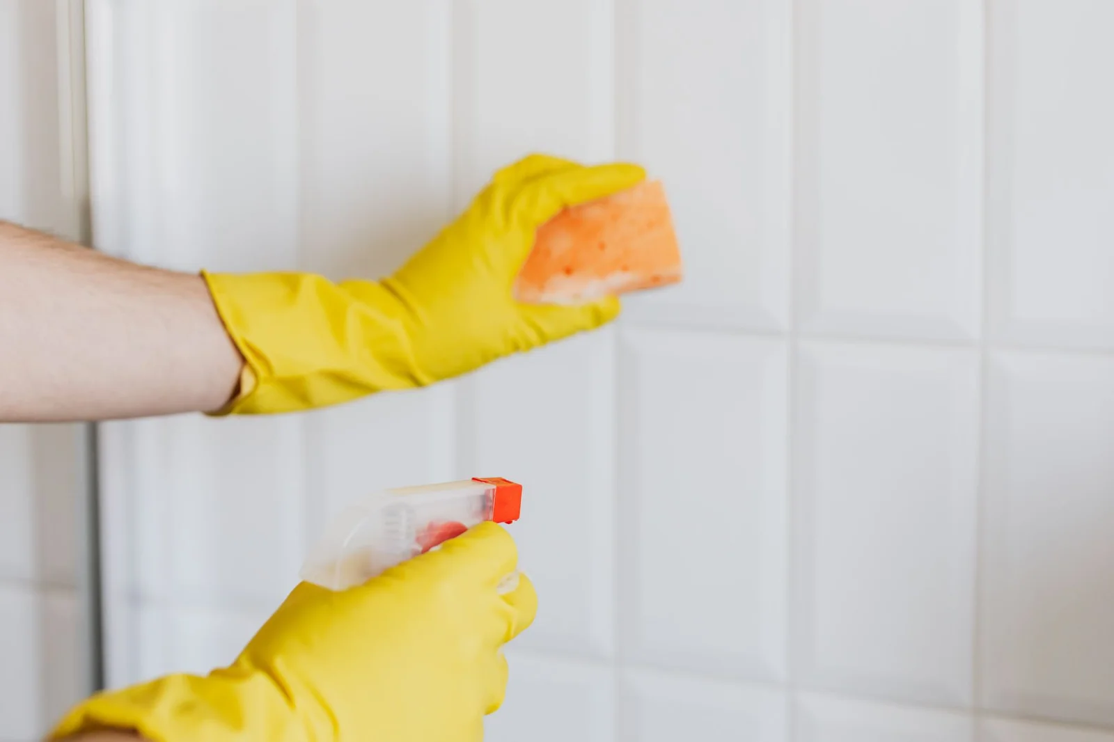 How to Clean Tiles and Grout with Home Remedies?