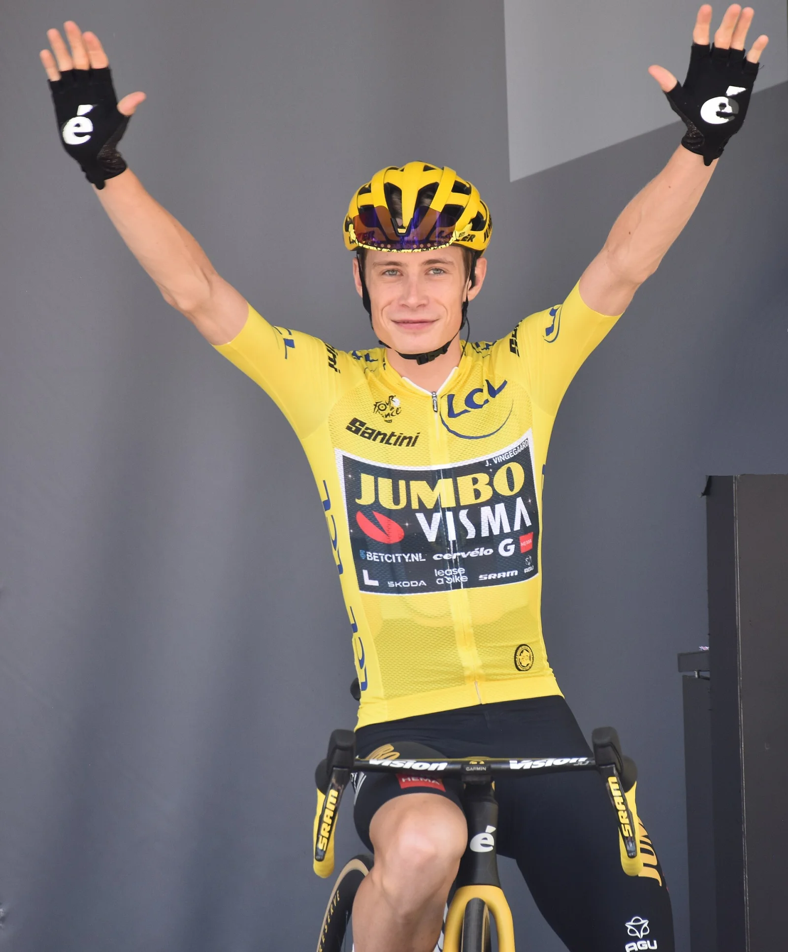 Tragedy in Cycling: Tour de France Star Falls