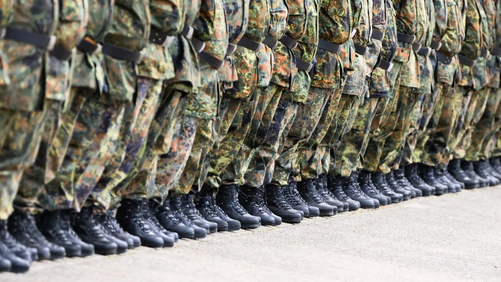 Increasing Concerns in the Army: Far-Right Extremists Back in the Spotlight