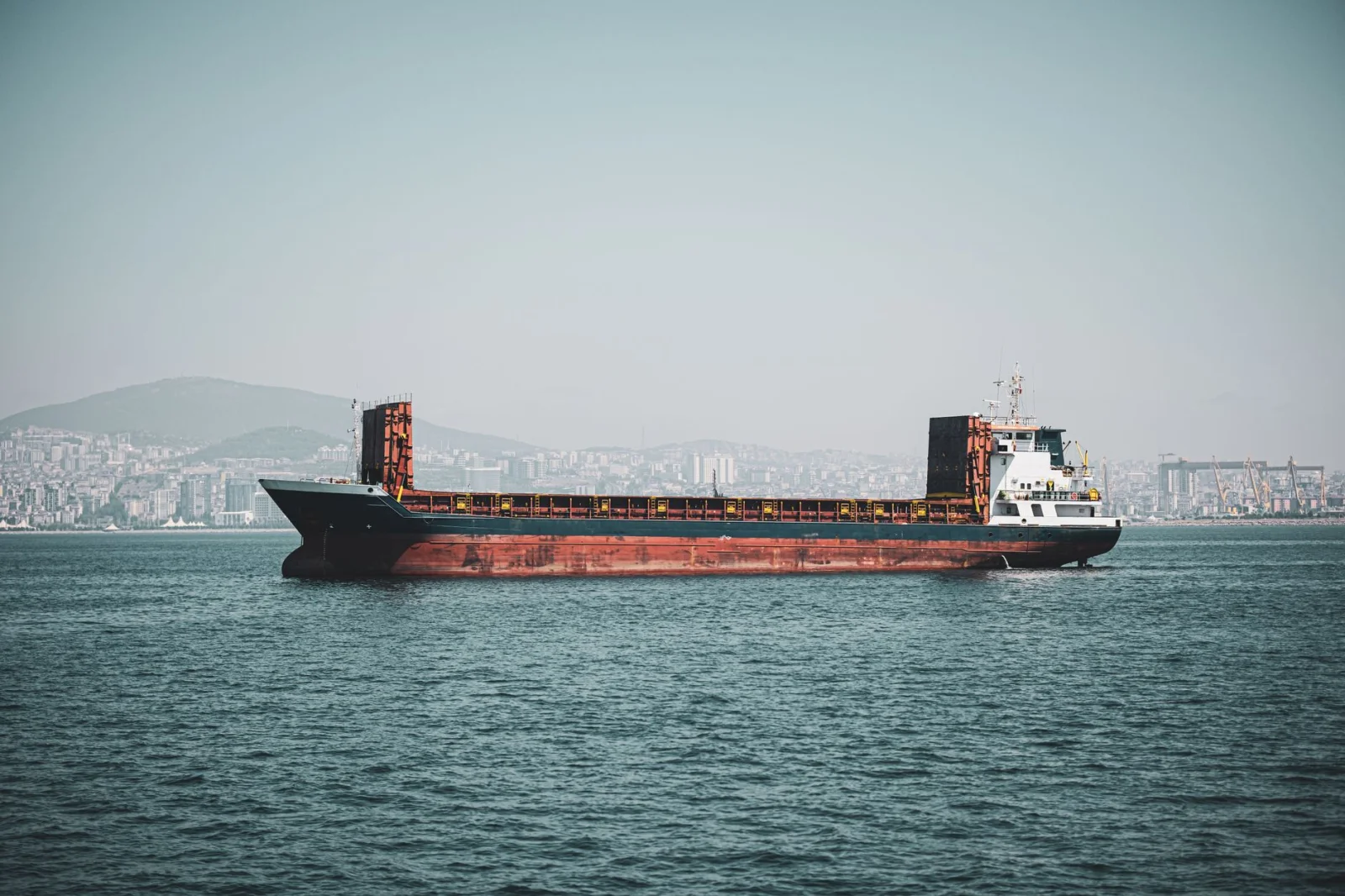 Trump's Sudden Halt: Cancellation of Transportation Tax in Hormuz