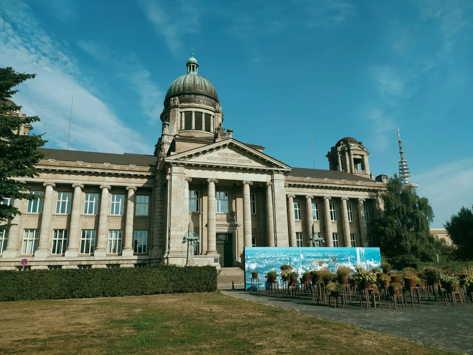 A hotelier and politician in Frankfurt goes to prison!