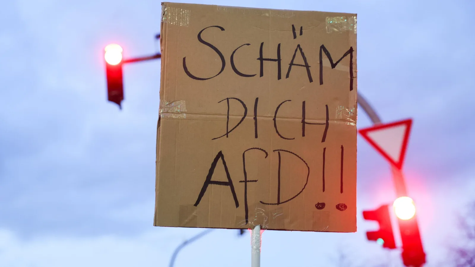 Cry of Protest in Erfurt; Democracy Supporters Against Extremists