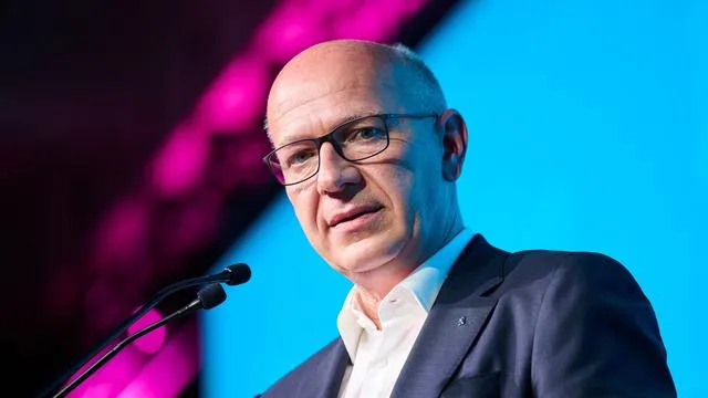 Serious Warning for Berlin: Poll Results Before the Election