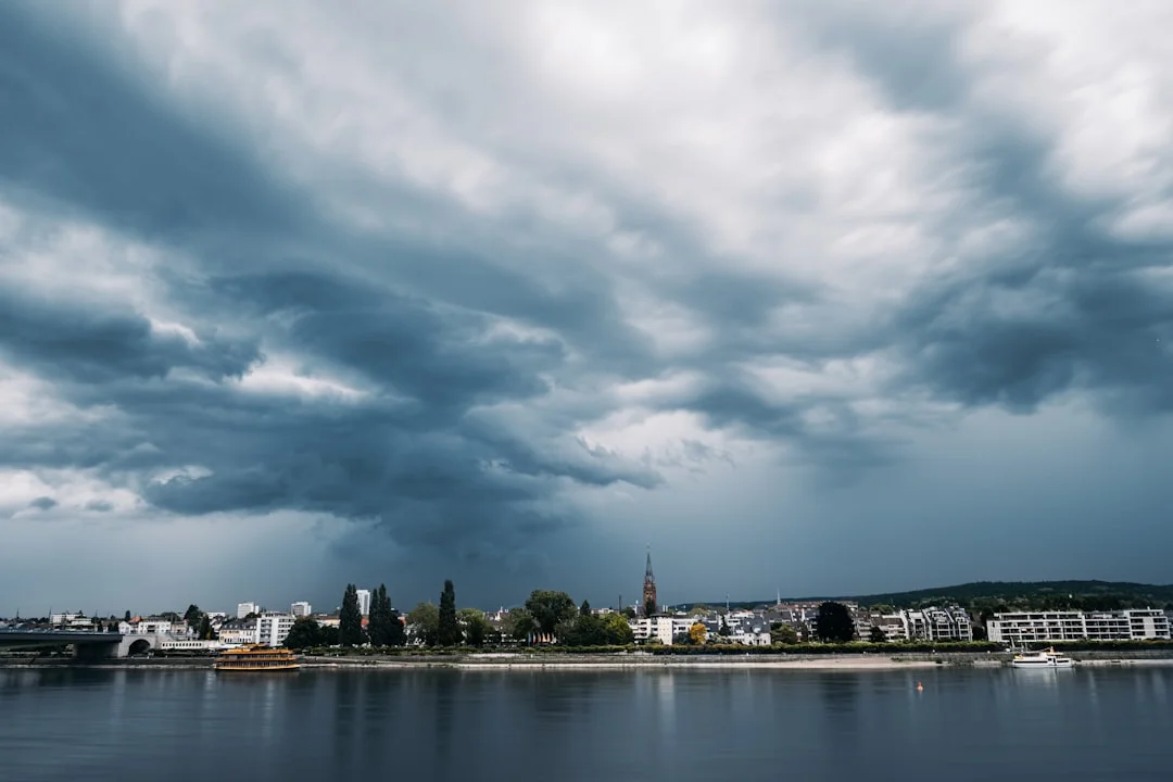 Cloudy Sky and Rain in Northern Germany; Temperatures Reach Up to 30 Degrees!
