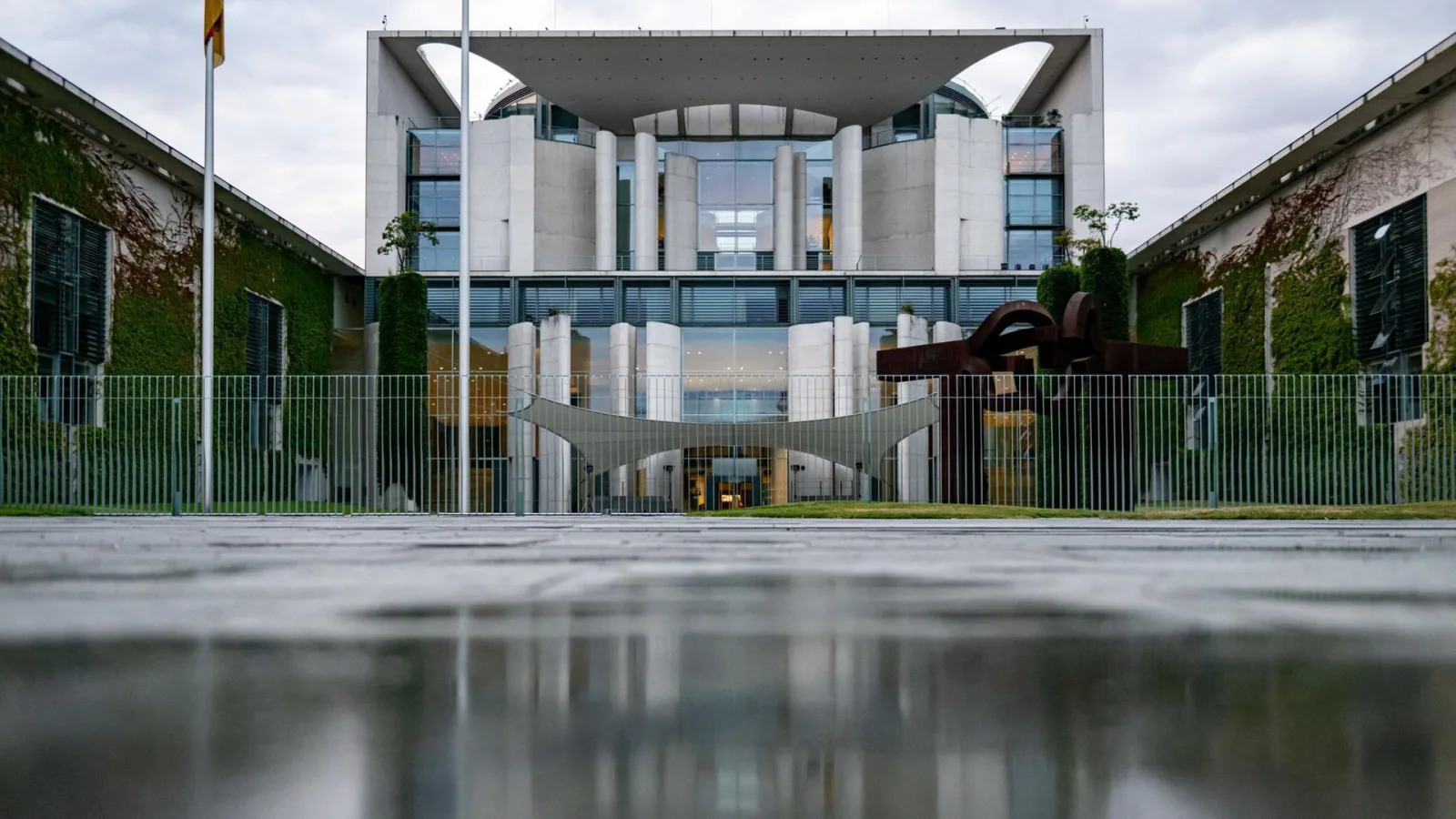 New Growth and Employment Package: Agreement of Germany's Political Giants