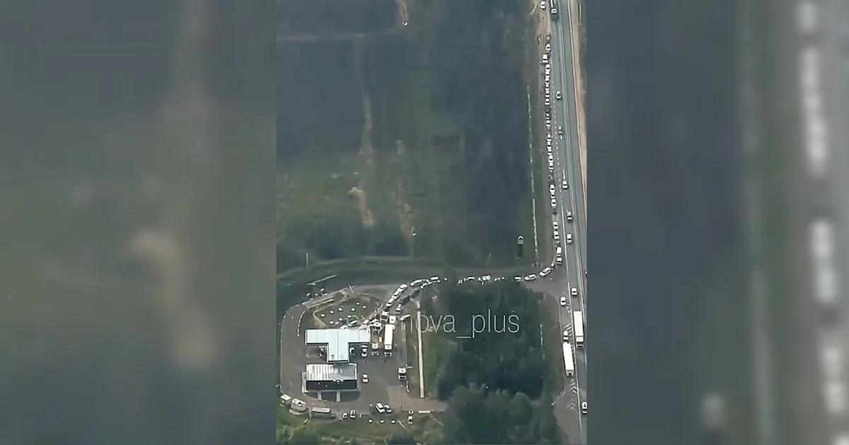 Long Queue at Gas Stations in Russia: 3.5 Kilometers Waiting for Fuel