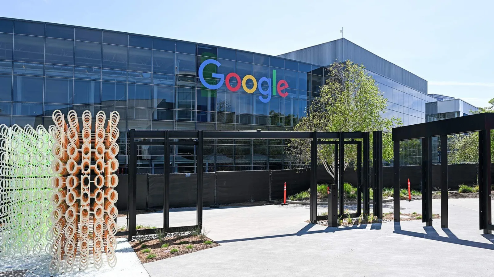 Google's Defeat in Court; A Historic Fine Awaits the Tech Giant