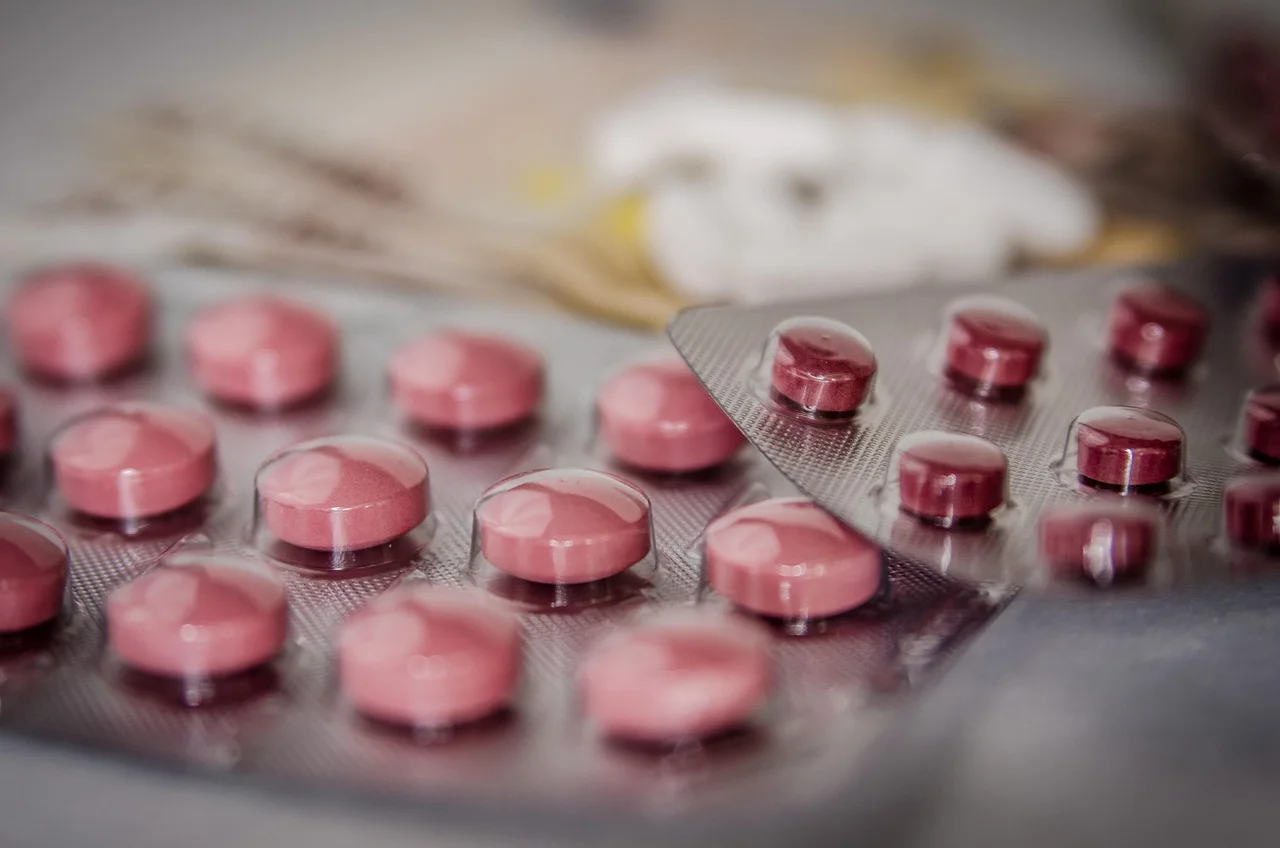 Do Medications Cause Bloating and a Feeling of Fullness in the Stomach?