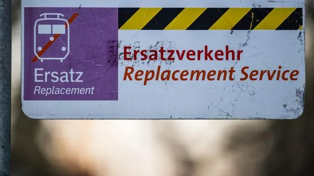 Crisis in Railways: Trains Stopped and Technical Problems Intensified