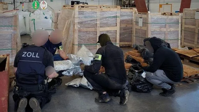 A Heavy Blow to the Drug Gang: Discovery of a 12 Million Euro Shipment at the Port