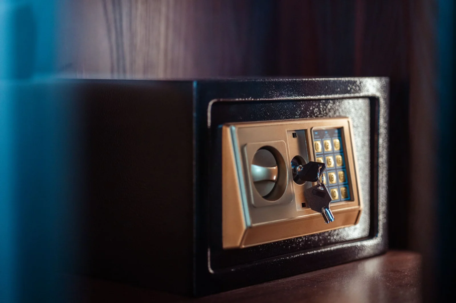 Cash Myths: How Much Can You Keep at Home?