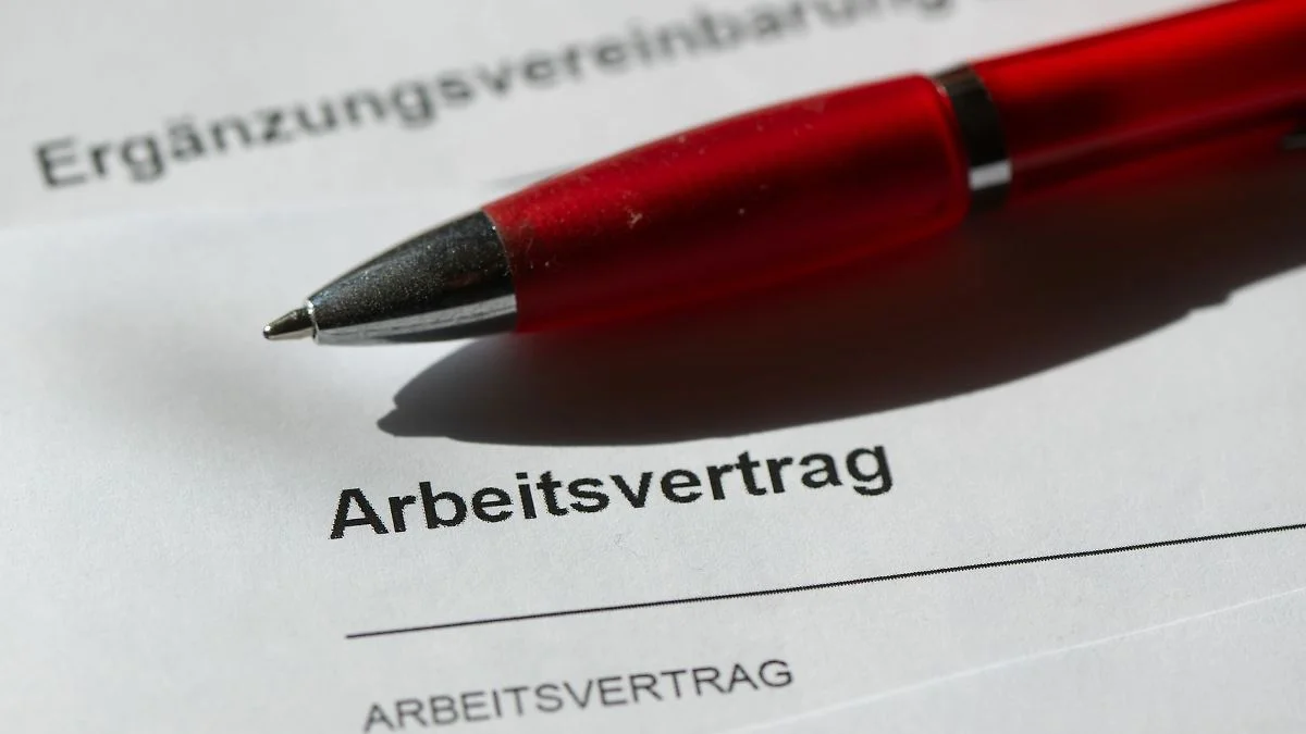 Hot Developments in Labor Law: Temporary Contracts, Additional Payments, and Settlements