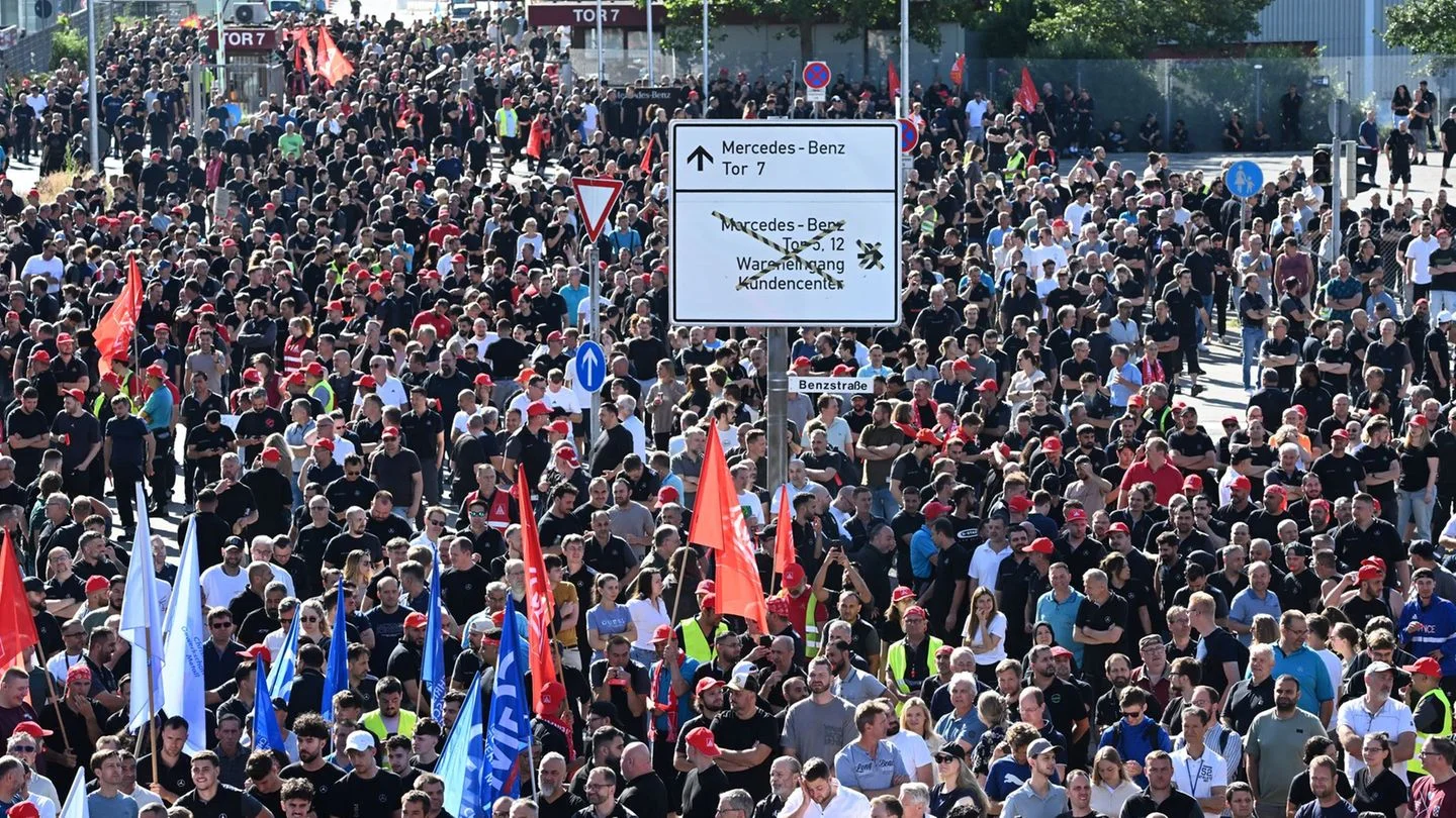 Thousands Protest Against Mercedes-Benz Economic Policies