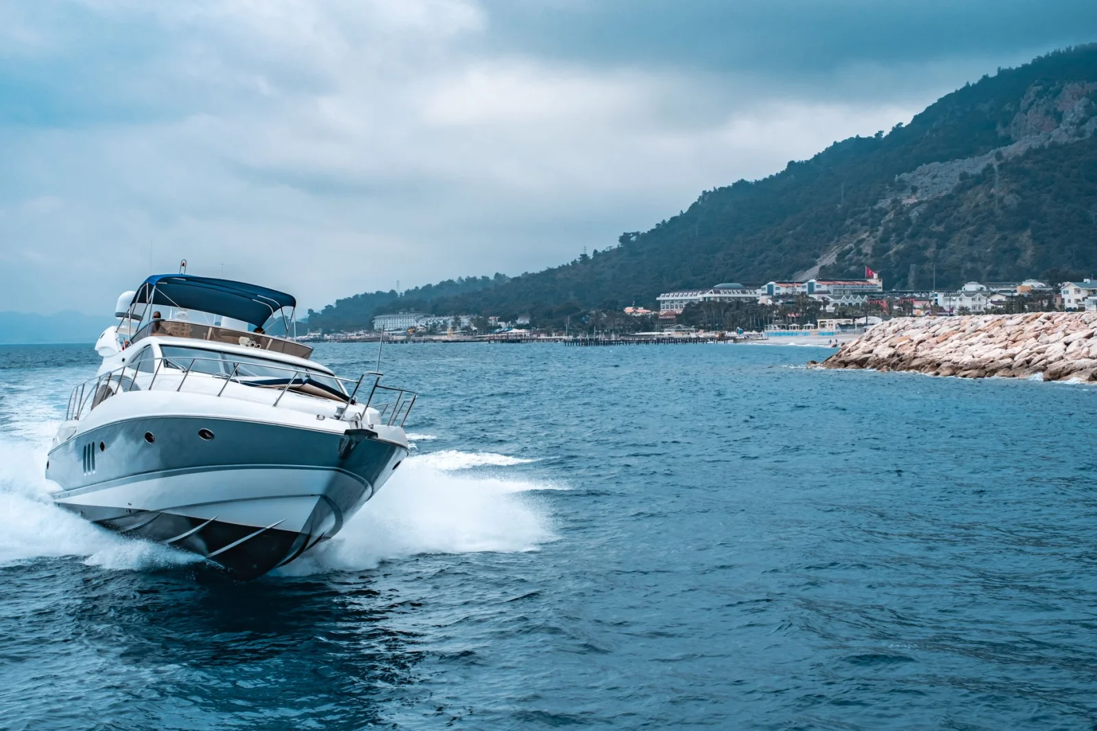 Freezing of a Luxury Yacht: Victory of a German Factory Against Russian Sanctions