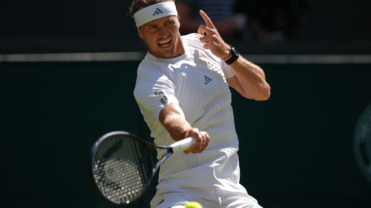 Striking for Victory: Zverev Peaks at Wimbledon