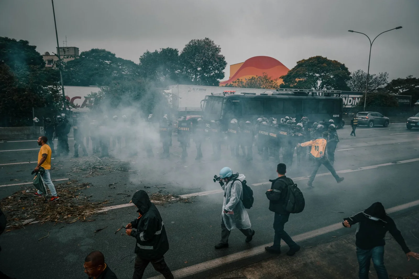 Violent Protests in Erfurt: Extremists and Street Demonstrations