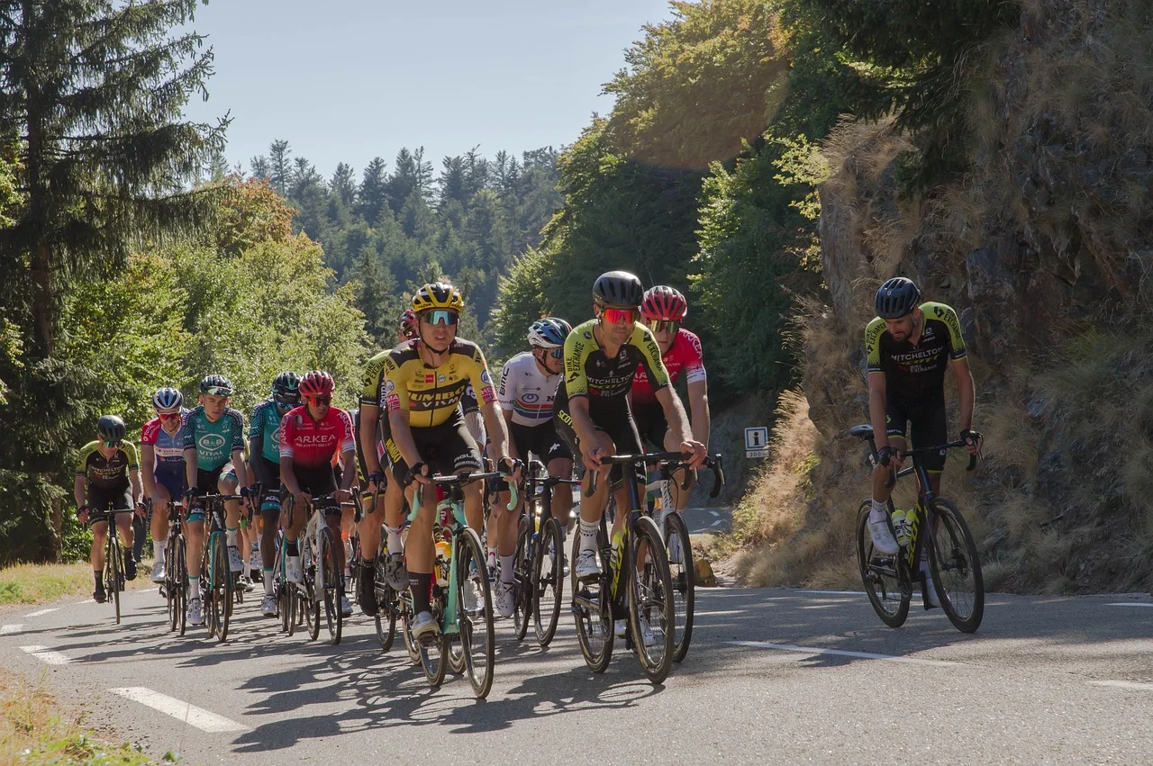 Unsuccessful Start to Lipowitz's Championship Journey in the Tour de France