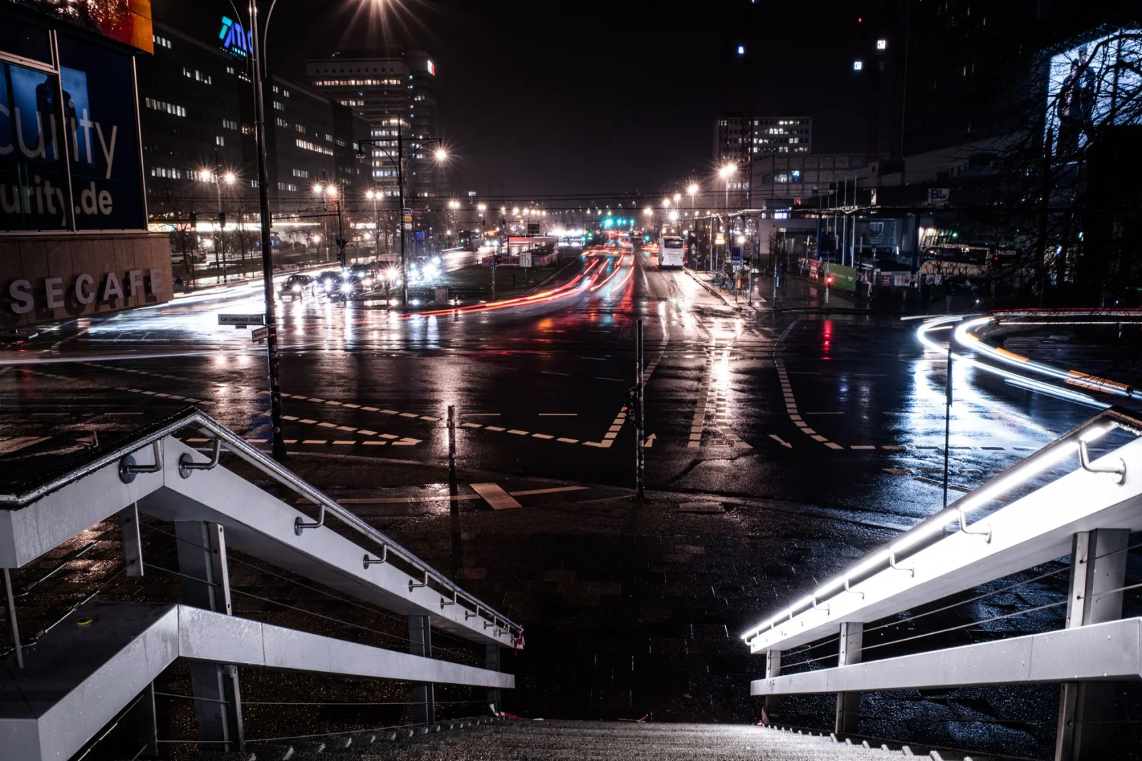 Crisis in Berlin: Warning About Capital Security